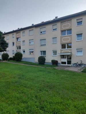 Zum Verkauf steht eine gepflegte 3 Zimmerwohnung mit ca. 65qm Wohnfläche in ruhiger idyllischer Lage
