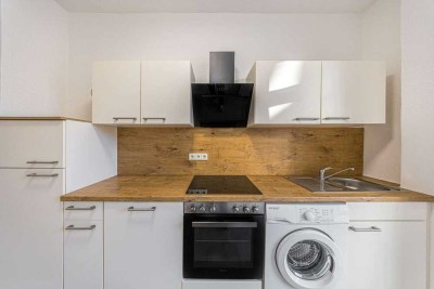 renoviert I modernes Bad mit Wanne I Einbauküche I Balkon