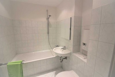 1-Raum-Wohnung mit Balkon und Küche