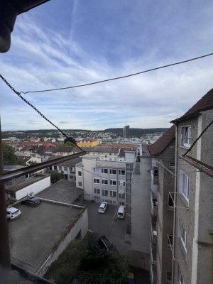 Helle 2-Zimmer-Wohnung mit Einbauküche und Bad mit Fenster in Pforzheim-Nordstadt