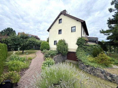 Charmante Doppelhaushälfte mit Garten – Ihr neues Zuhause in ruhiger Lage