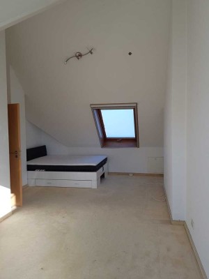 2-Zimmer-Maisonette-Wohnung mit Balkon und EBK in Benningen am Neckar