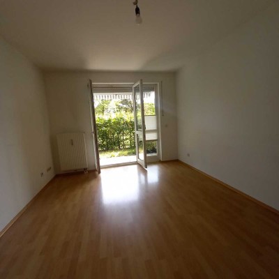 3-Zimmer-Wohnung mit Terrasse und kleinem Garten in attraktiver Wohnanlage Nähe S 8