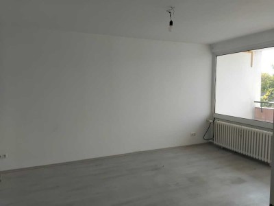 Sehr schöne renovierte 3 Zimmer Wohnung mit Balkon in Gelsenkirchen zu vermieten
