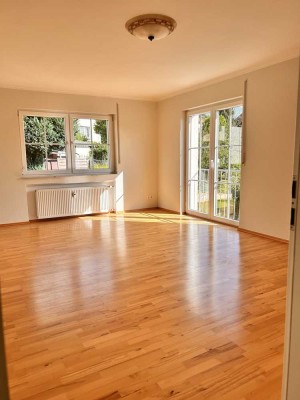 Geschmackvolle, exclusive 3,5-Zimmer-Wohnung mit lux. Innenausstattung, Balkon und EBK