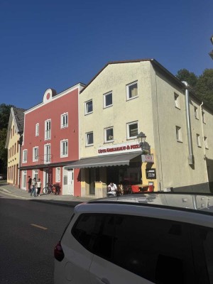 Gepflegtes Mehrfamilienhaus mit vier Wohnungen und Gastronomie in der Kirchzeile von Bad Aibling