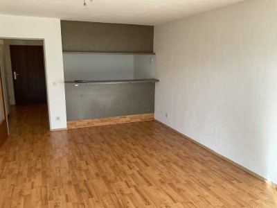 Attraktive, renovierte 1-Zimmer-Terrassenwohnung mit Einbauküche und Sauna in Murnau.