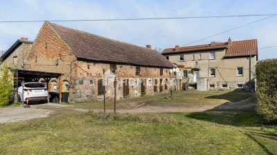 Wohnen & Gestalten: MFH mit 5 WE, großzügigem Grundstück, Garagen, Scheunen, Gartenhaus & viel mehr