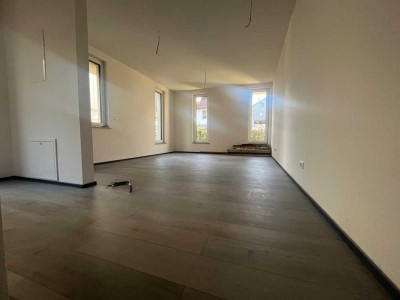 Neubau Erstbezug ! 2 Zimmerwohnung mit eigenem Eingang , Einbauküche , Moderne Ausstattung
