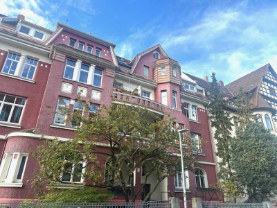 MALERVIERTEL/LIST: 
4(-5-)-Zi-STIL-ALTBAU MIT STUCK, PARKETT, DIELEN 2 BALKONEN UND GARTENNUTZUNG