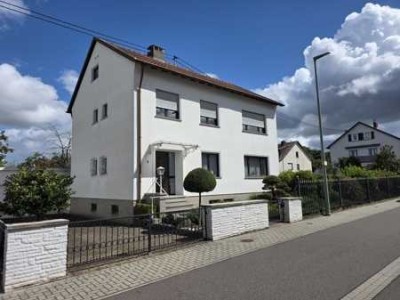 *** Freistehendes 1 Fam.Haus mit tollem Grundstück ***
