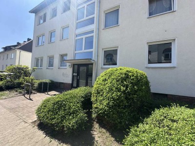3 Zimmer Wohnung mit großem Balkon und Stellplatz, ruhig und modernisiert