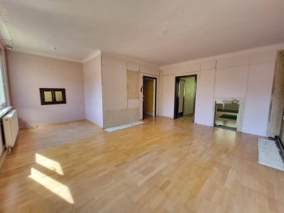 "NEUER PREIS!" ZENTRUMSNAHE 2-ZIMMERWOHNUNG MIT SANIERUNGSBEDARF