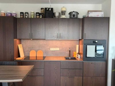 Modernes Wohnen mit Weitblick: 2-Zimmer-Traumwohnung mit EBK