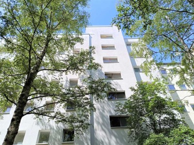 Mit großem Balkon  nahe U- und S-Bahnhof Yorckstraße -vermietet-