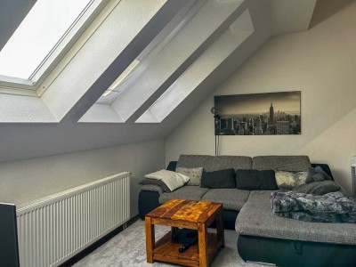 Charmante 2,5-Zimmer-Dachgeschosswohnung mit Galerie und Fernblick