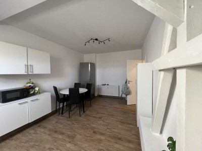 Frisch sanierte 2-Zimmer-Dachgeschosswohnung mit gehobener Innenausstattung in Krefeld