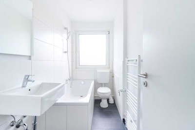 Lichtdurchflutete Wohnräume mit Loggia und Wohlfühlbad – Stilvolles Zuhause mit Komfort