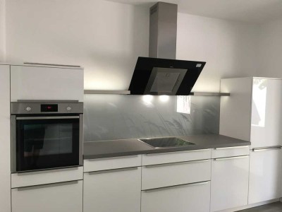 Schöne Etagenwohnung mit Balkon, Terrasse und moderner  Einbauküche in Siegen