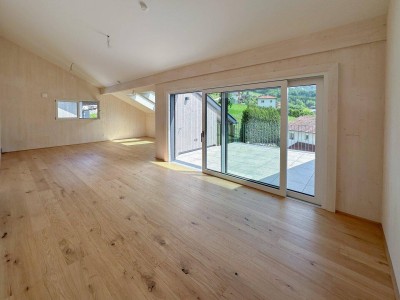 Traumhafte Dachgeschoßwohnung in Steinbach am Attersee: Erstbezug mit Balkon und Terrasse!