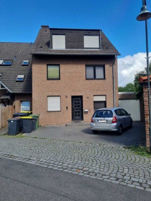 Schöne 2,5 Zimmerwohnung mit Stellplatz in Roki-Oekoven