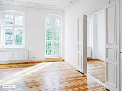Provisionsfrei Etagenwohnung in 13593 Berlin, Steinmeisterweg