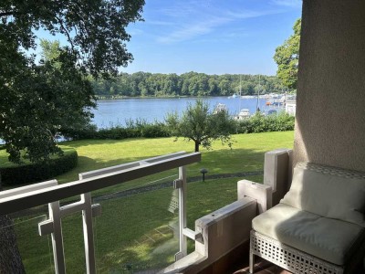 Wannsee 1 1/2 Zi. Wohnung möbliert mit traumhaftem Balkon u. wundervollerAussicht auf den See.