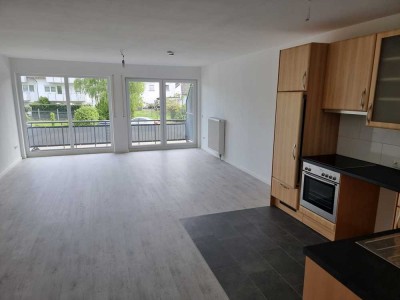 Erstbezug nach Sanierung mit Balkon und EBK: Stilvolle 1,5-Zimmer-Wohnung mit geh. Innenausstattung