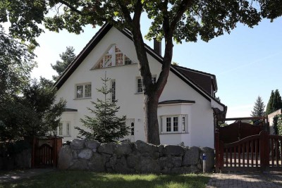 Raumwunder in Neuenhagen – Stilvolles Familienhaus mit Wintergarten & Gartenidylle