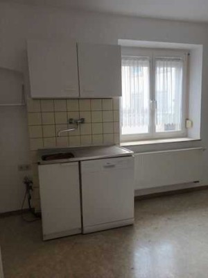 ATTRAKTIVE 2 ZKB-EG-WHG. MIT GROSSER WOHNKÜCHE, AN BERUFSTÄTIGES PAAR, WG-GEEIGNET