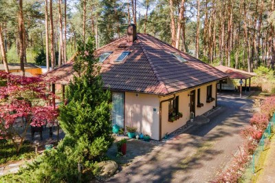 Mit Parkgrundstück, Wohnkeller, Einbauküche, Sauna, Kamin: Einfamilienhaus in Mittenwalde Töpchin