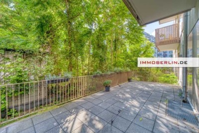 IMMOBERLIN.DE - Exklusive Gartenwohnung mit 2 Terrassen & Tiefgaragenplatz in Trendlage