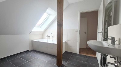 Erstbezug, 111 m², 5-Zi, 8m² Balkon, Gast-WC, 20 m² Keller