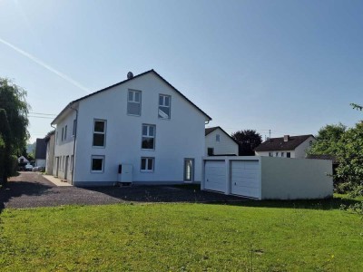 Sonnige Neubau Doppelhaushälfte in Altenmünster