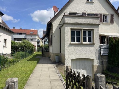 Frei stehendes Wohnhaus: Gartenidylle, viele Nutzungsmöglichkeiten, ruhig gelegen in Eislingen