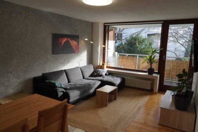 Möblierte 2-Zimmer-Wohnung in zentraler, ruhiger Lage mit Balkon