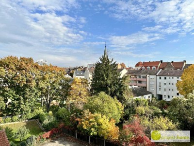 Attraktive 3-Zi-Etagenwohnung mit Aufzug, Südbalkon und Parkplatz in Fürth