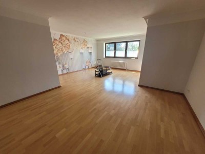 Exklusive, gepflegte 3-Raum-Wohnung mit EBK in Oststeinbek