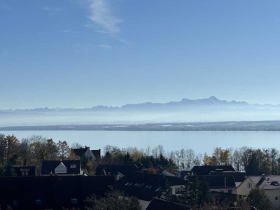 Gepflegte 2-Zi.-Penth.-Whg. mit herrlicher See- und Bergsicht, Am Weiher 1, in Meersburg am Bodensee