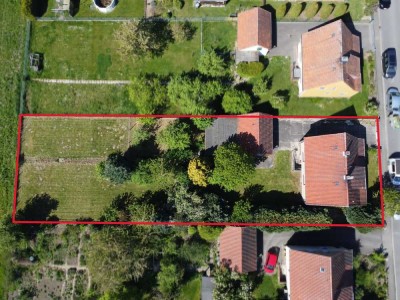 Ein- oder Zweifamilienhaus in Feldrandlage