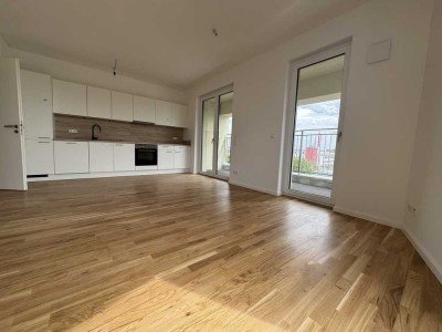 Lichtdurchflutete 4-Zimmer-Wohnung im *Erstbezug* mit EBK, Balkon und 2 Bädern