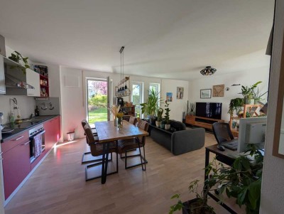 Nachmieter gesucht: Schöne 2 Zimmer Wohnung mit Terrasse und Garten - frei ab September