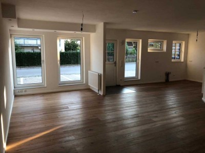 Moderne, Schöne  4-Zimmer Loft- EG Wohnung