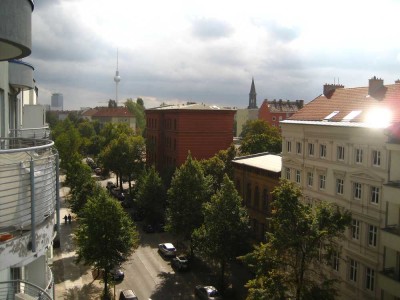 Sonnige 2-Zi-Wohnung in Mitte mit Süd-Balkon, Klimaanlage, Tiefgarage, Doorman, Badewanne, EBK