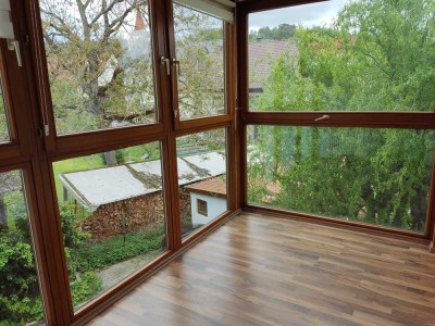Moderne 3-Zimmerwohnung mit Wintergarten und Balkon