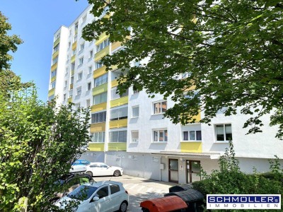 Teilmöblierte 2 Zimmer-Wohnung mit Loggia, Garage und Parkplatz
