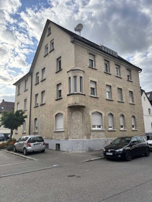 Gepflegte 2,5-Zimmer-Dachgeschosswohnung mit ausgebauter Dachbühne und Stellplatz in HN-Böckingen