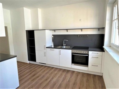 Zentrumsnahe 100m² Wohnung in Neunkirchen - renoviert, 4 Zimmer, ideal auch als WG - nur 195.000,00 €!