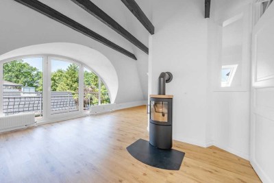 Lichtdurchflutete 3-Zimmer-Dachgeschosswohnung mit Charme