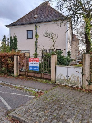 im Schubertviertel mit Parkplätzen, Beauty- Salon - Massage - Nagelstudio hier ist alles möglich